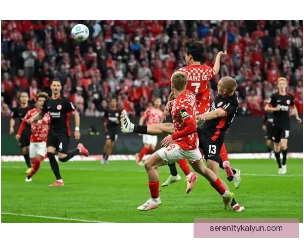 德甲高压逼抢战术分析：球队竞争力增强，防守失误频现