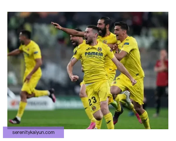 恰尔汗奥卢与姆希塔良在新赛季表现稳健，助力俱乐部争夺冠军。